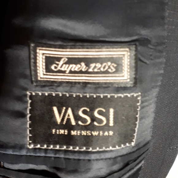 Canali 3 button blazer. - Picture 3 of 6